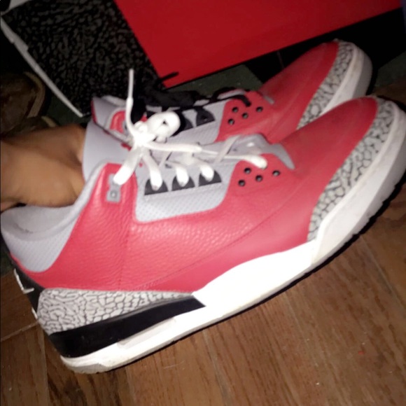 Jordan 3’s red cements
